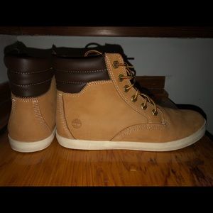 Timberland Wheat Dausette Hi-Top Sneaker Boots